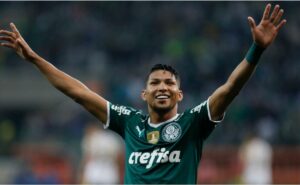 palmeiras x liverpool uru: rony pode se tornar o sétimo maior artilheiro brasileiro da libertadores