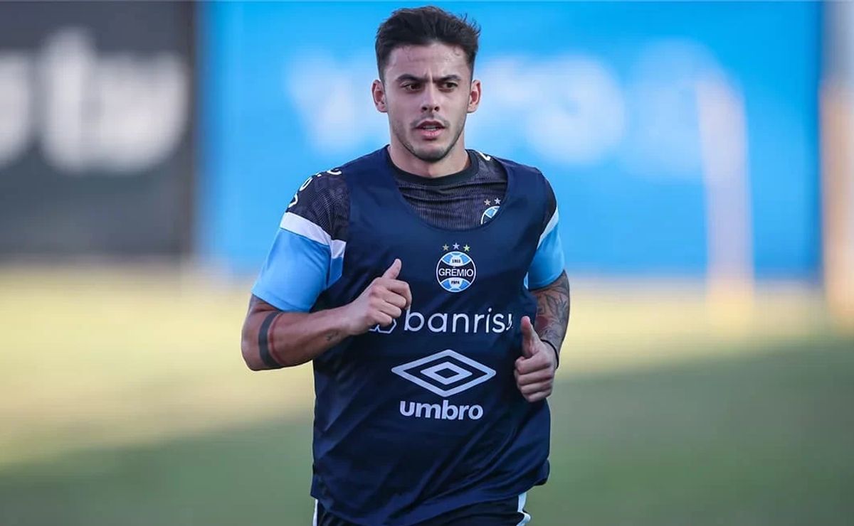 carballo fica próximo de retornar ao grêmio e renato gaúcho avisa: "ele tem que mostrar"