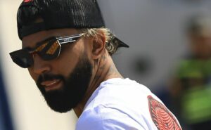 gabigol avança em conversas com rival e está perto de deixar o flamengo