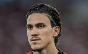 flamengo pode ter carlinhos no lugar de pedro contra o palmeiras; veja o time