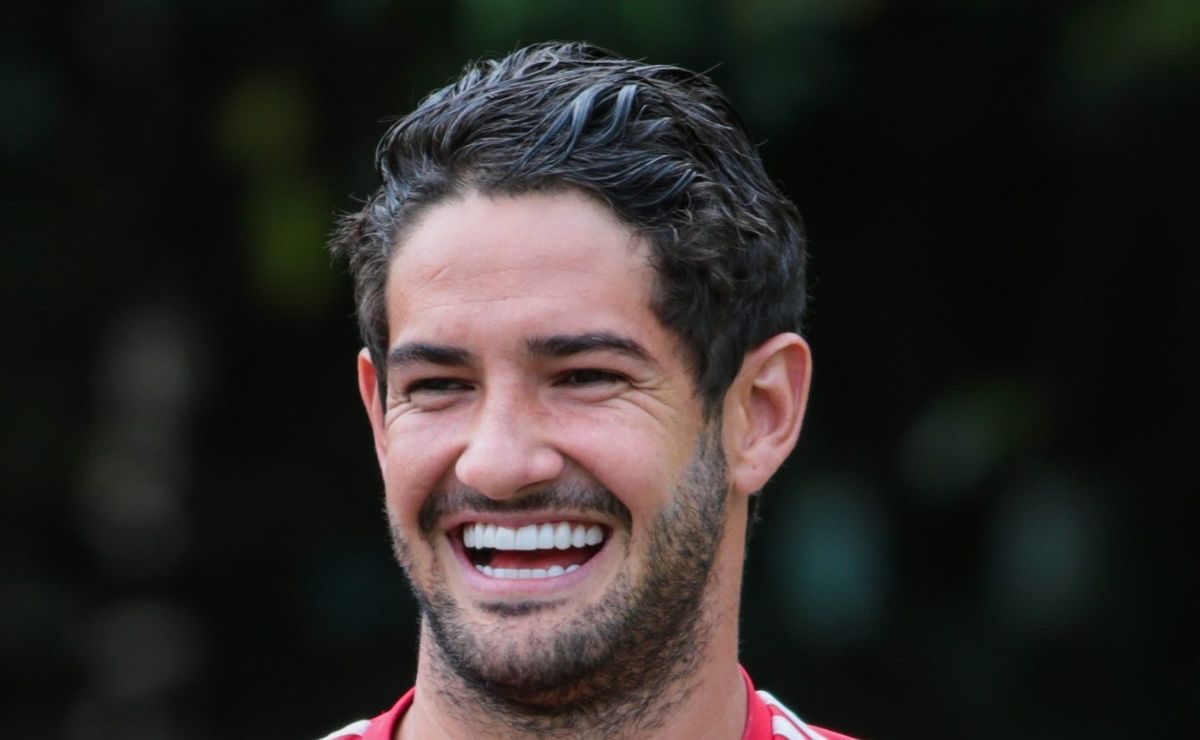 alexandre pato é oferecido para jogar no grêmio de renato; confira bastidores