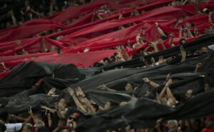 sÓ pode ser piada: público do clássico entre fluminense e vasco é baixíssimo, e mostra que a torcida flamenguista faz a diferença