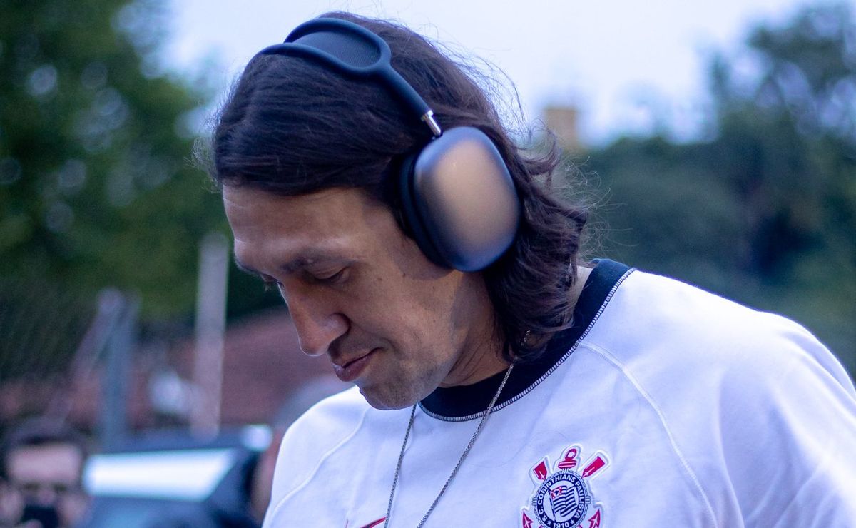 cássio desabafa e revela ser apontado como culpado de tudo no corinthians: “apanhando igual um cachorro”