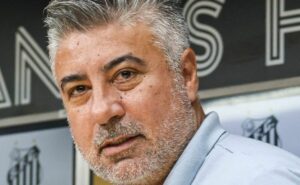 r$ 3,6 milhões: alexandre gallo decide assinar com pedrinho e chegada ao santos ganha força