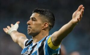 saudade apertou? suárez faz comentário em publicação do grêmio e torcida pede retorno do uruguaio