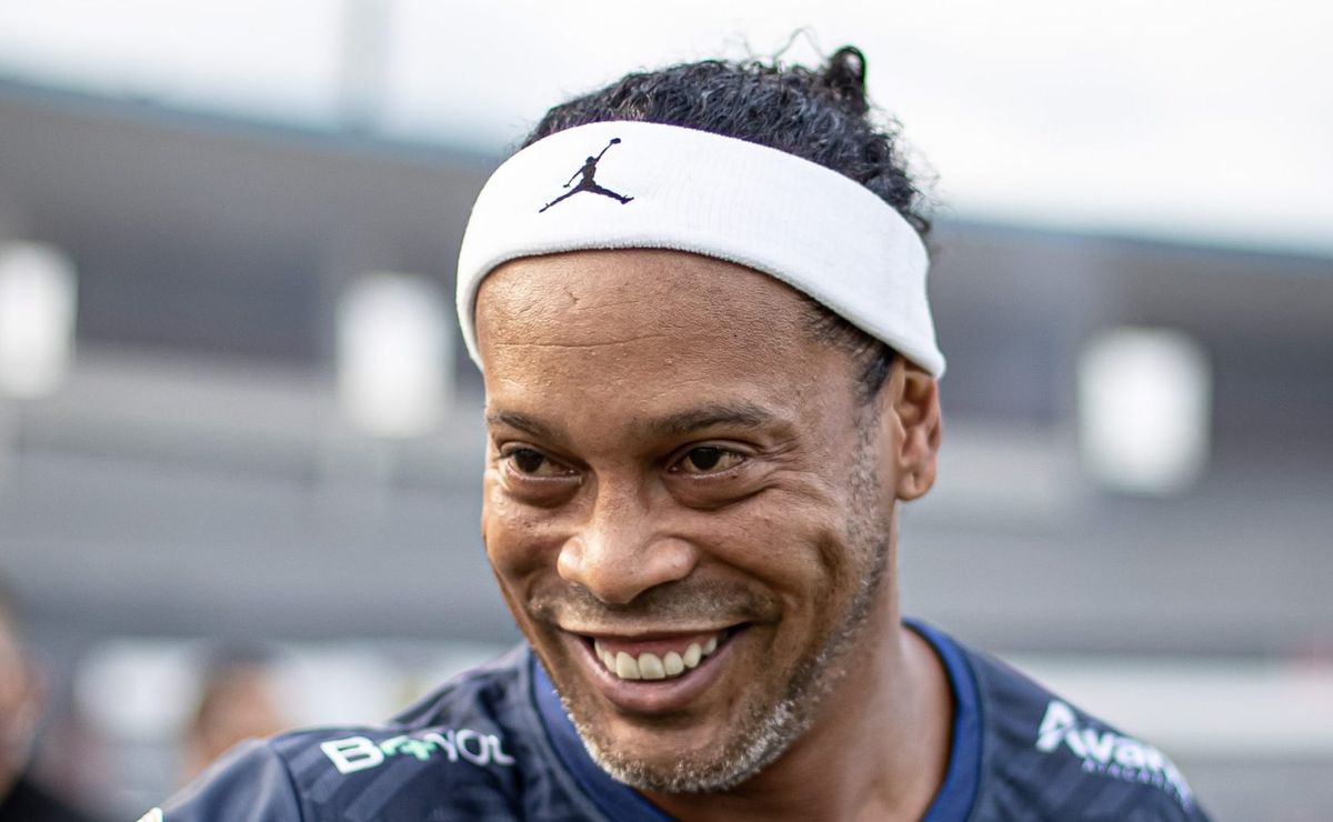 flamengo quer repetir feito ronaldinho gaúcho e tem projeto para fazer a maior contratação do clube