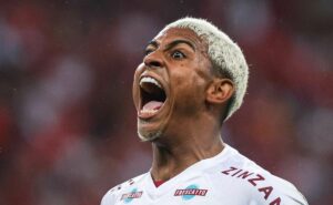 fluminense não planeja reintegrar john kennedy e teme desvalorização do atacante