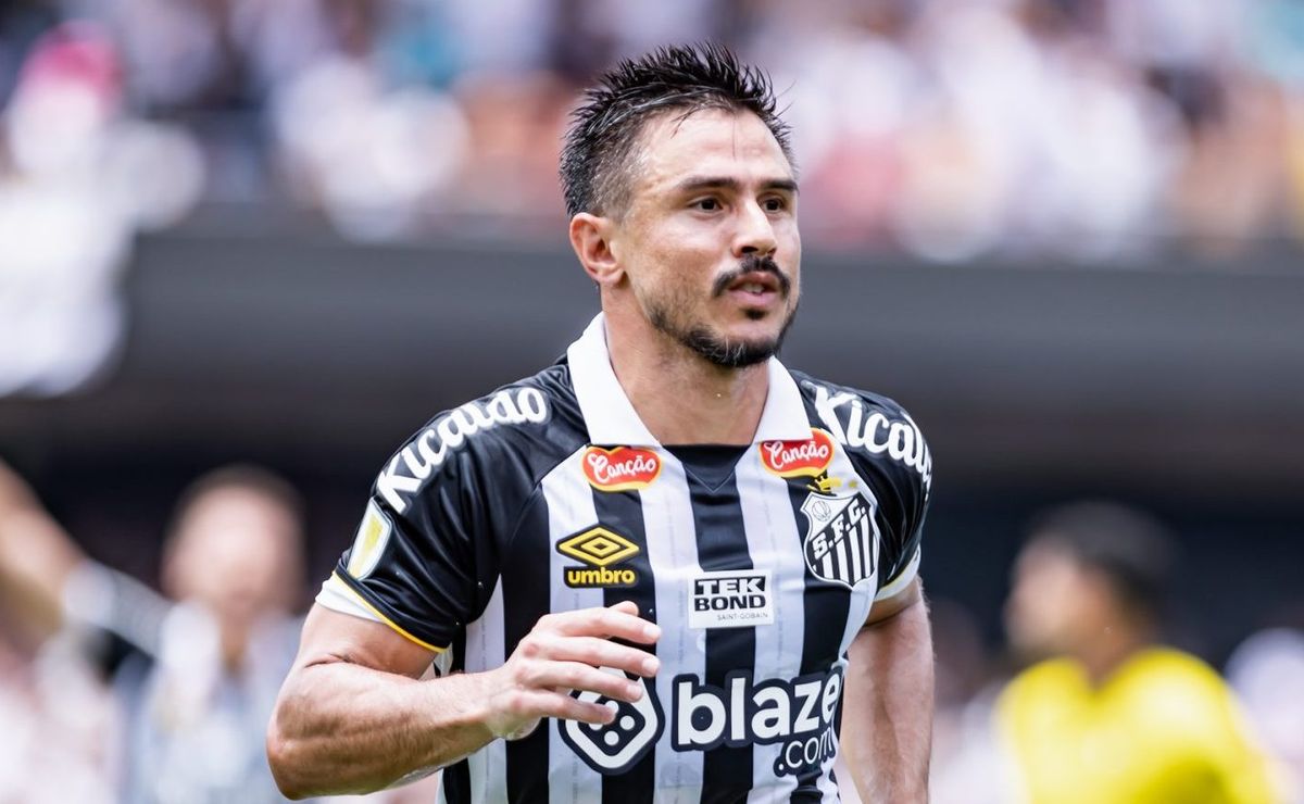 carille define futuro de willian bigode no santos após iniciar faxina no elenco