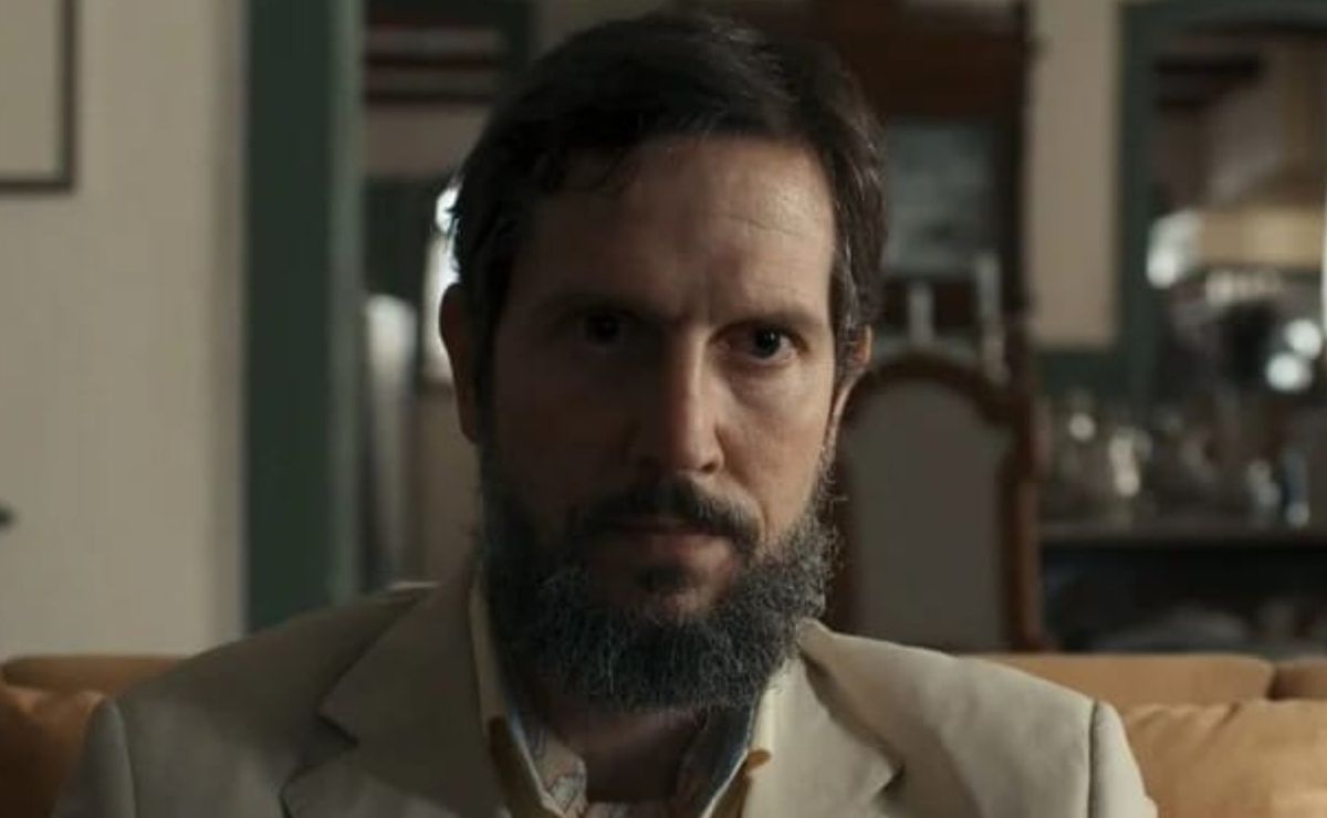 renascer: resumo do capítulo desta segunda (22/04): egídio esconde arma apos tiro