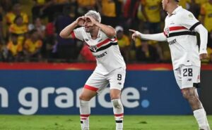 calleri marca e são paulo bate o barcelona de guayaquil por 2 a 0 pela copa libertadores