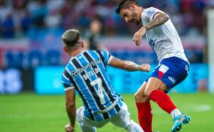 everton ribeiro e everaldo brilham contra o grêmio e bahia entra no g 4; confira as notas