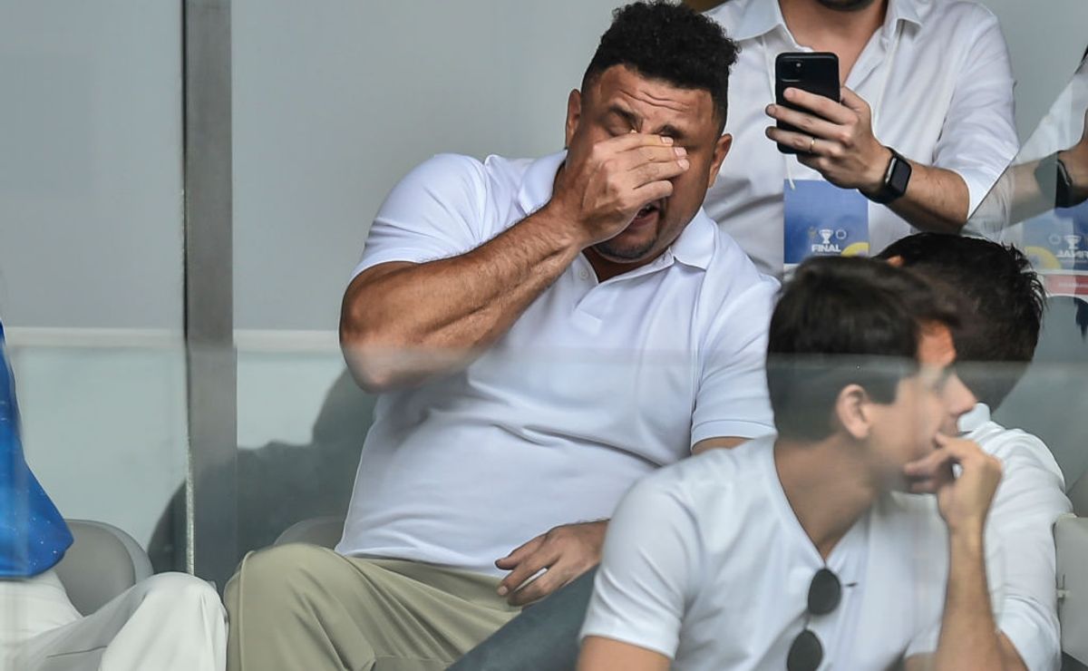 ex companheiro de ataque de ronaldo no cruzeiro pede que ele venda o clube