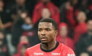 com expectativa de ser titular, cacá fala sobre momento do corinthians: "vamos lutar até o final"