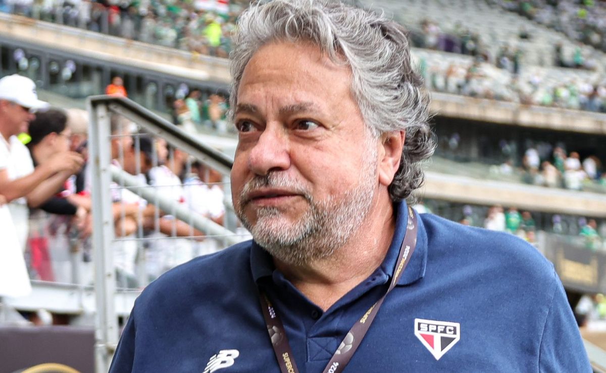 julio casares terá reunião neste domingo (14) sobre demissão de thiago carpini no são paulo