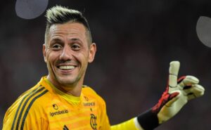 santos tem interesse na contratação de diego alves para ser goleiro titular na série b