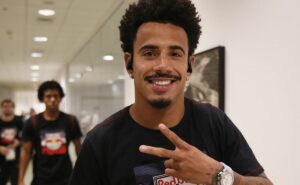 corinthians enfrenta dificuldades financeiras para fechar com lucas evangelista e +1