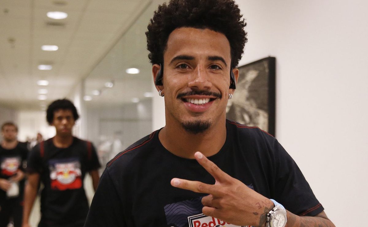 corinthians enfrenta dificuldades financeiras para fechar com lucas evangelista e +1