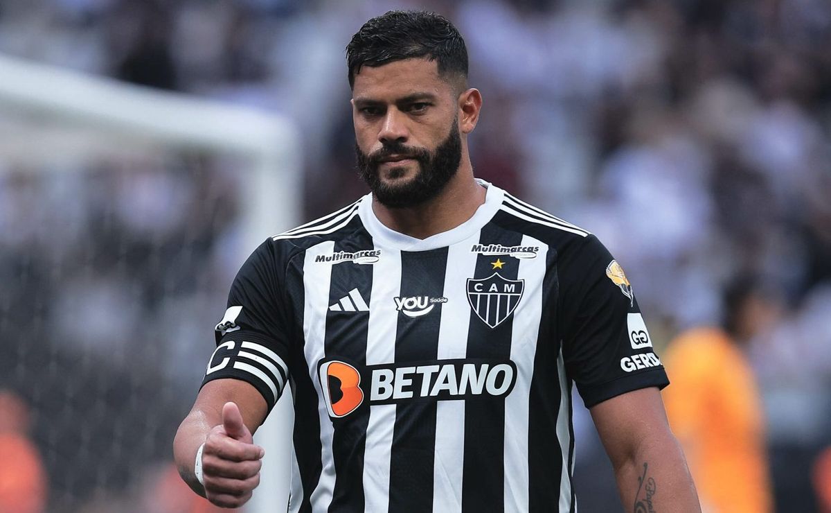 hulk elogia a torcida do corinthians e compara com a do galo: “atmosfera e incentivo”