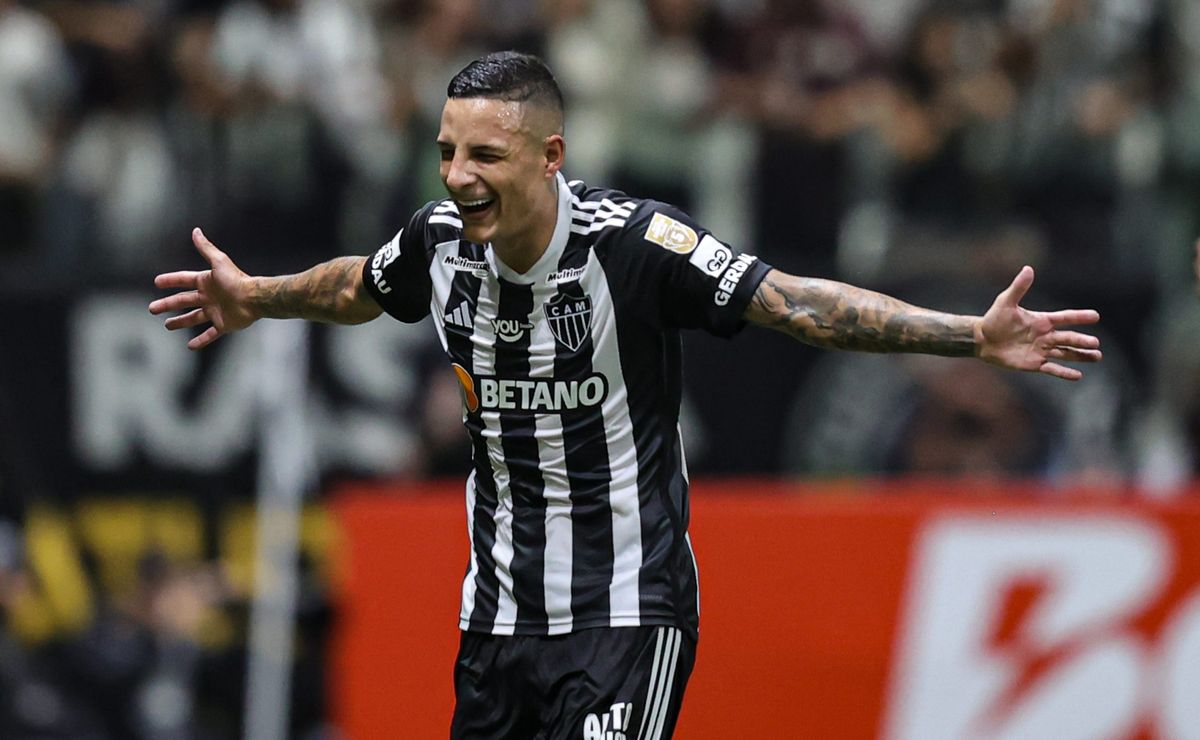 com três gols no 1º tempo, atlético mg bate cruzeiro no clássico de minas gerais