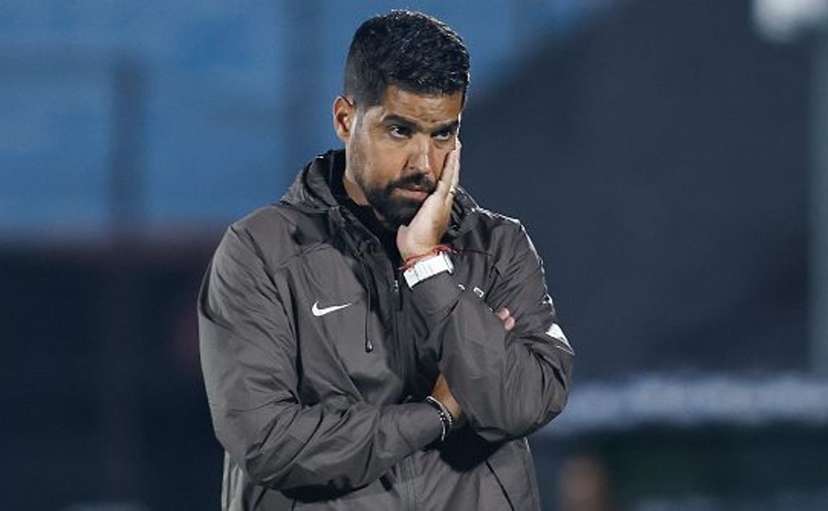 antónio oliveira continua sendo bancado pelo corinthians, mas balança no cargo após derrota