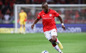 enner valencia é desfalque contra o athletico pr, mas tem data de retorno no internacional; confira