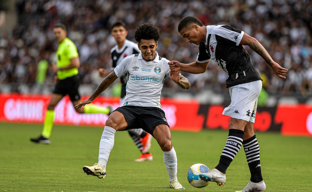 campeonato brasileiro: agora decisões do var são explicadas ao público, primeiro caso é no jogo entre vasco e grêmio