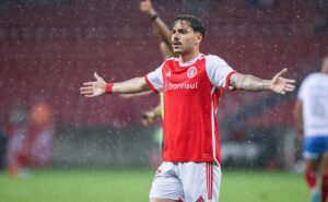 diretoria do inter defende maurício e robert renan de críticas da torcida