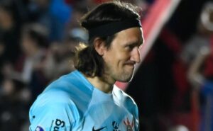 cássio falha novamente e põe o seu futuro no corinthians em questão