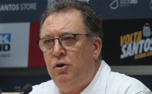 globo pretende transmitir todos os jogos do santos como mandante e marcelo teixeira é informado