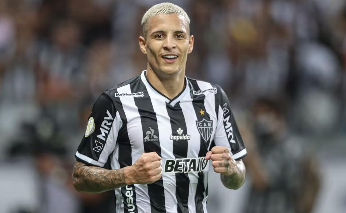 atlético mg goleia caracas na estreia da libertadores e arana é ovacionado pela torcida: "craque"