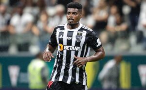 jemerson ironiza torcida do cruzeiro após ter seu nome gritado no mineirão