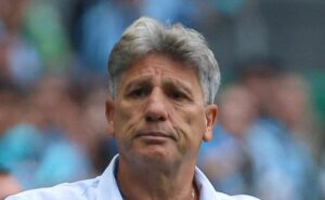 renato relembra críticas para diego costa no grêmio e elogia jogador: "não desaprende"