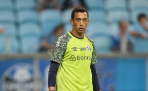 marchesín não concorda com as críticas após a derrota do grêmio: "culpa sempre é do goleiro"