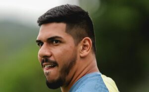 santos faz exigência ao cruzeiro para trocar joão paulo por rafael cabral