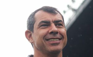 Ídolo do são paulo elogia carille, do santos: "não tem reconhecimento que merece"