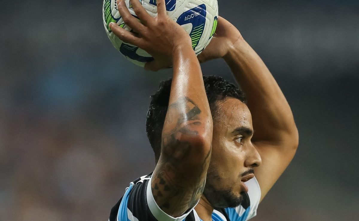 improvisação de renato dá certo e fábio é grande destaque em estudiantes x grêmio