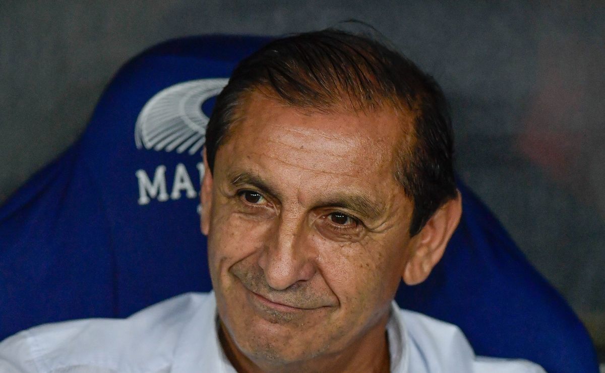 especulado no vasco de ramón, meio campista não é relacionado para amistoso