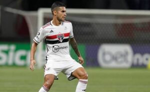 nestor se recupera e deve ser relacionado pelo são paulo na disputa da liberadores
