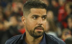 antónio oliveira tem solução caseira no corinthians para a sul americana