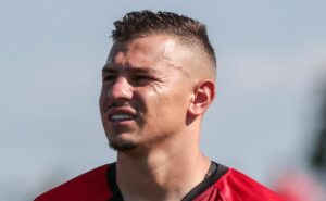 flamengo lucra r$ 5 milhões com venda de hugo moura ao vasco