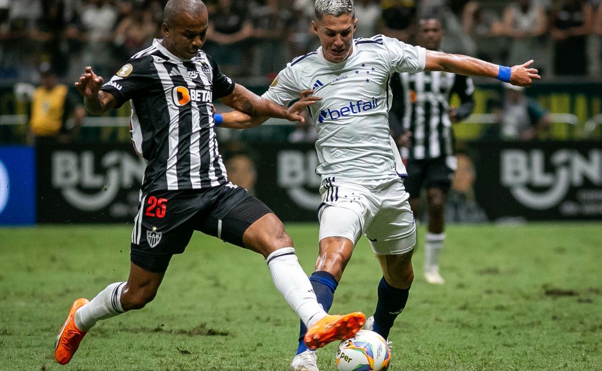 quem venceu mais finais na história entre atlético mg e cruzeiro?