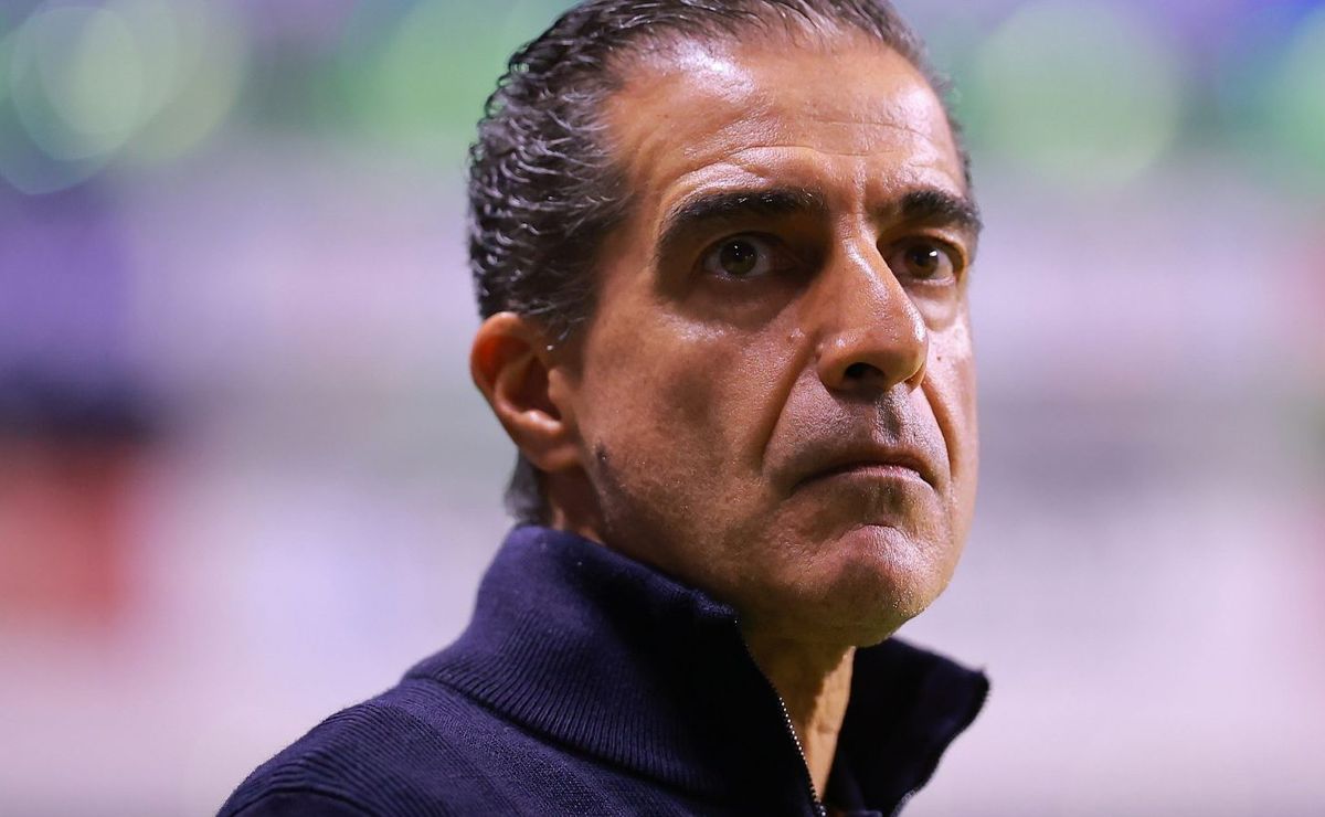 são paulo se posiciona sobre troca de thiago carpini por técnico renato paiva