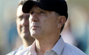 renato portaluppi libera e grêmio pode negociar defensor com o vitória