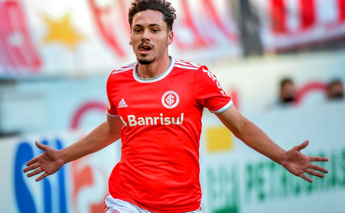 maurício no flamengo? inter muda planos e aceita negociação no brasil em dezembro