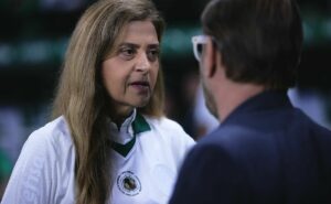 leila rebate landim e ferve palmeiras x flamengo: "ganhamos a libertadores e a supercopa em grama natural"