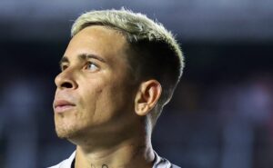 soteldo passa por situação complicada no grêmio e torcida do santos repercute comentários