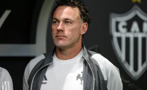 análise: gabriel milito completa 1 mês no comando do atlético e cumpre promessas; veja