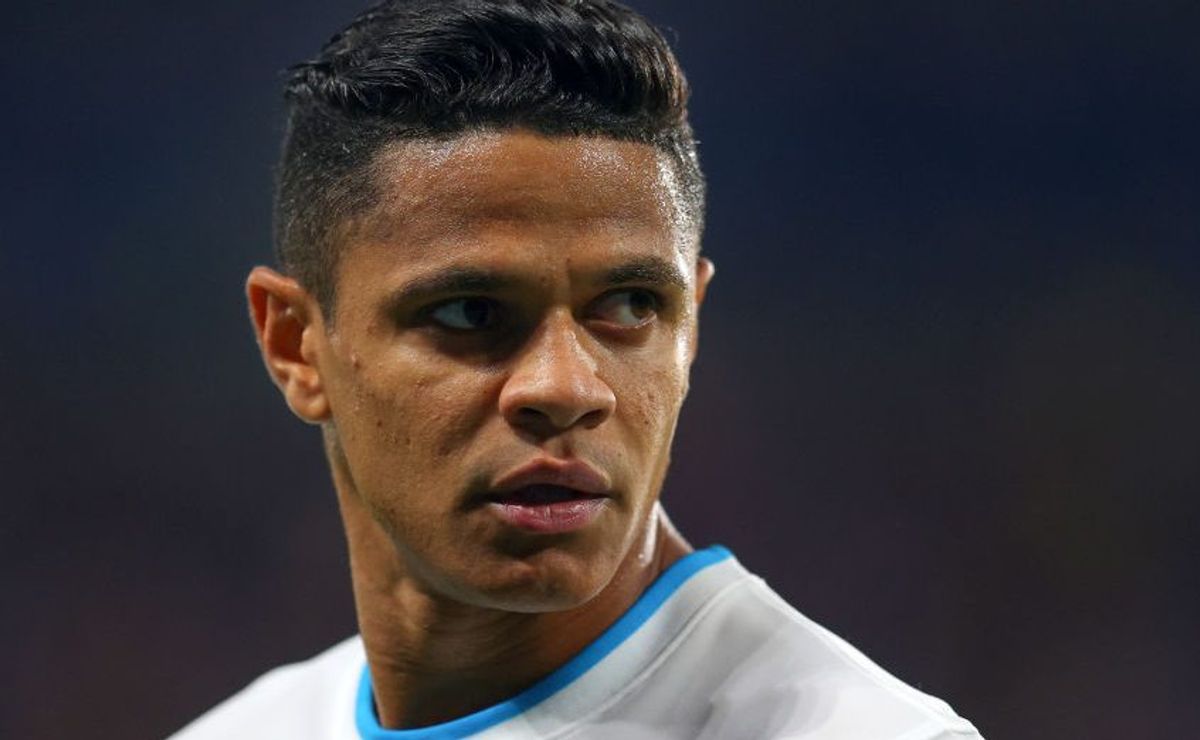 desejo de douglas santos pode ser o 'aliado' para flamengo insistir na contratação; confira 
