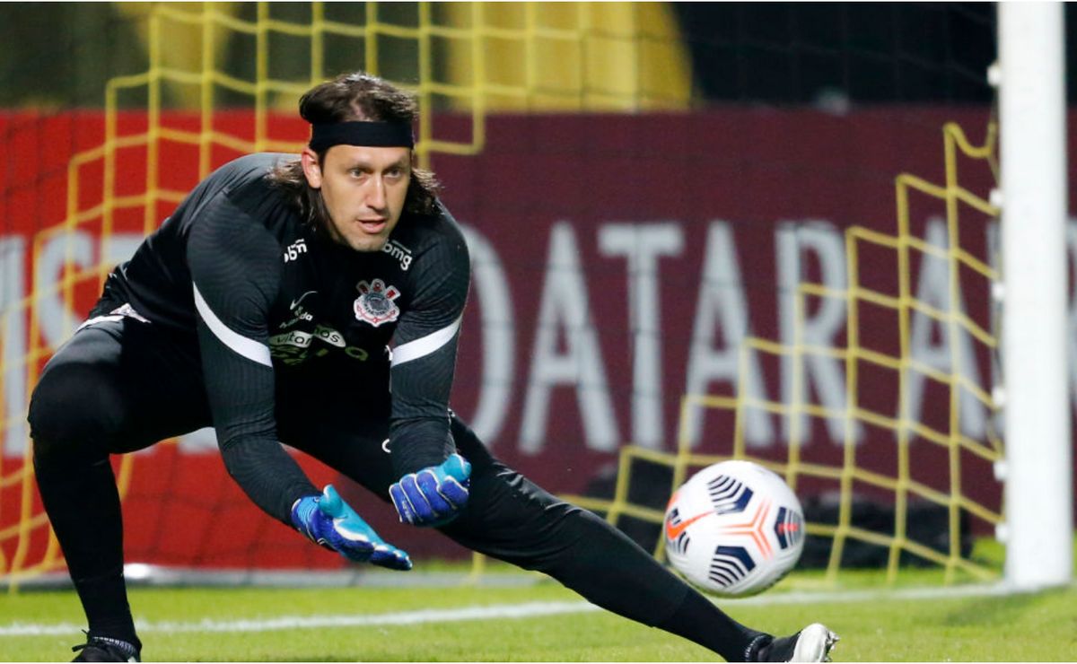 cássio comenta suposta crise política no corinthians: "não atrapalha o elenco"