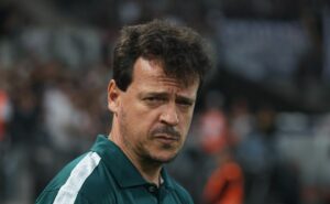 crítica de diniz ao gramado da neo química arena repercute na torcida do corinthians: “se esforça”